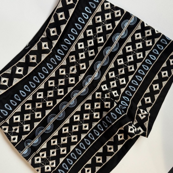 WHBM “The 5” short” 5” printed short ❤️ - Picture 7 of 9